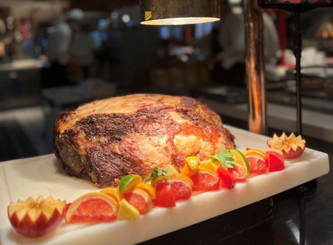 食材很新鮮也很有特色，牛肉麵好吃