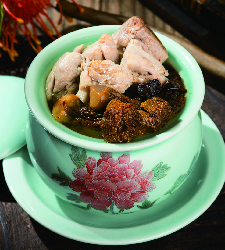 黑蒜巴西蘑菇雞湯 Double-boiled chicken soup with mushroom and black garlic -1