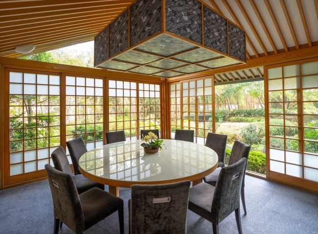 包廂的位置超讚，台北市中心高樓上居然有這樣的日式綠州