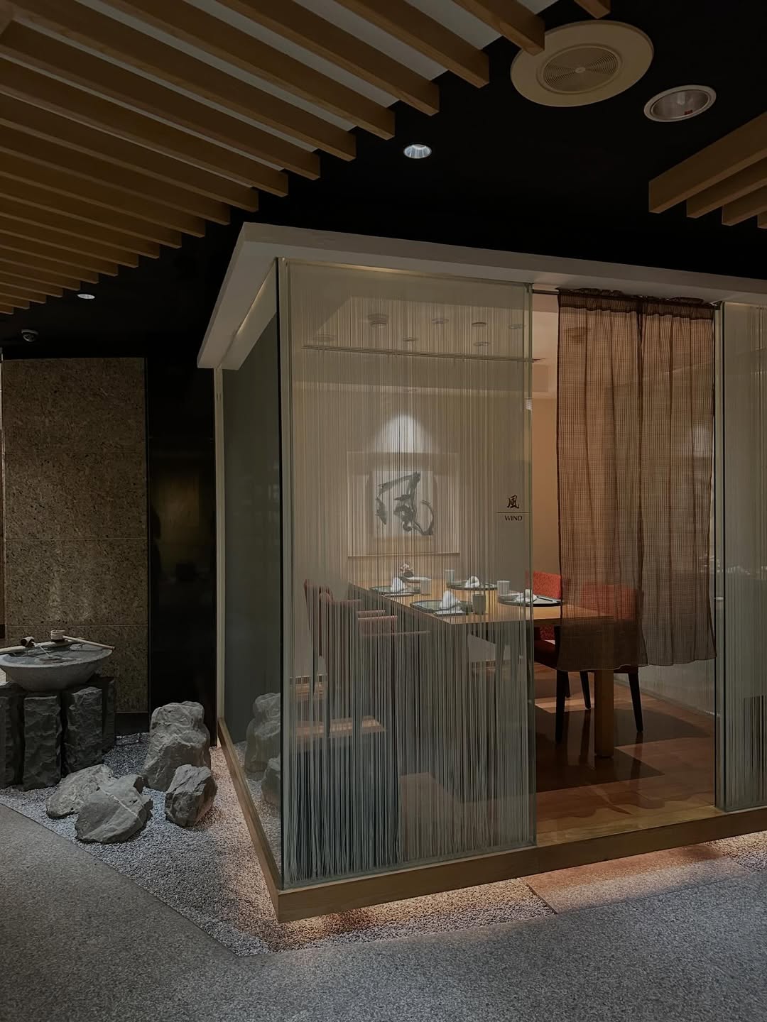 充滿日式造景的包廂