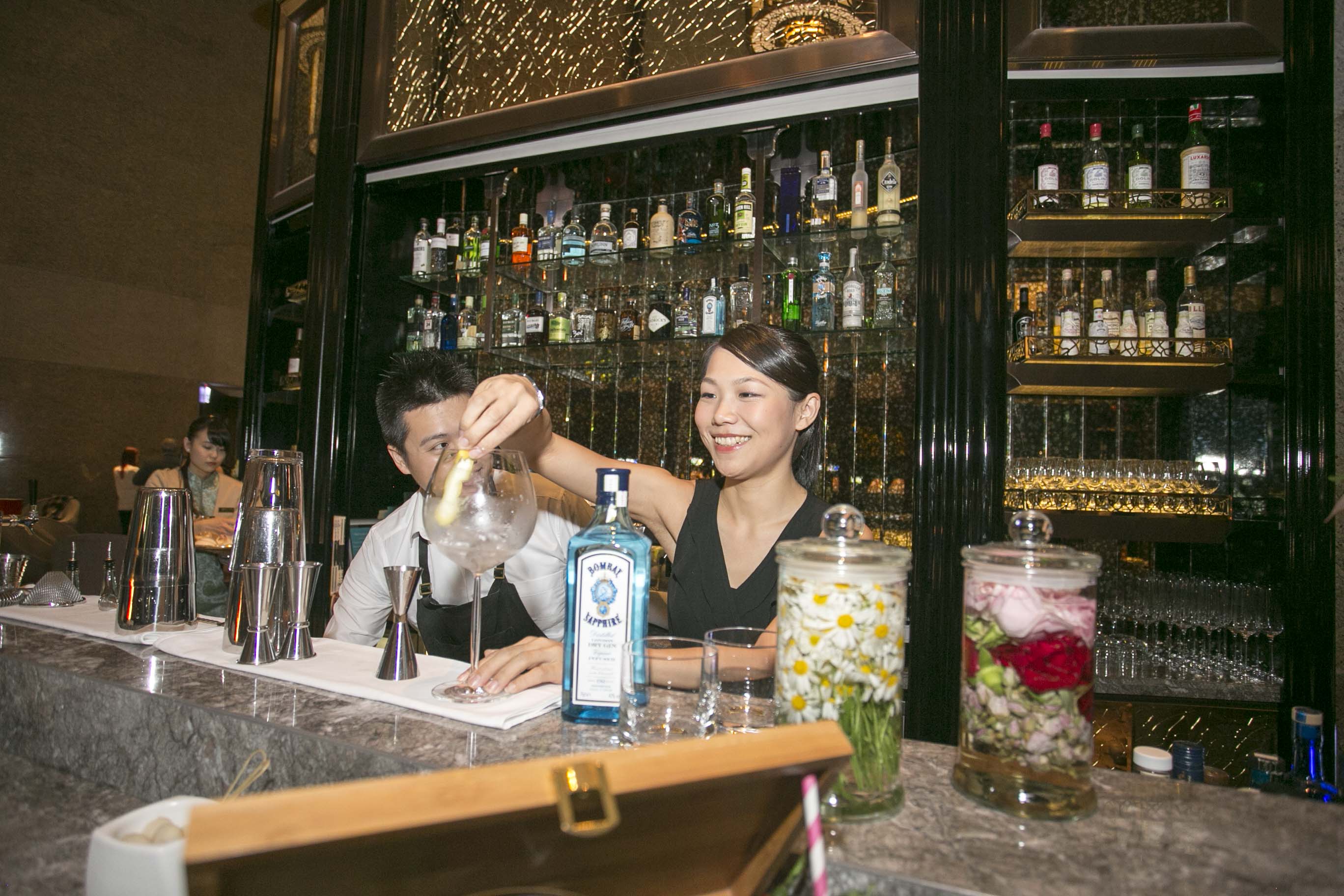 來這邊上飯店配合的雞尾酒課，使用琴酒為基底，很不錯的體驗～