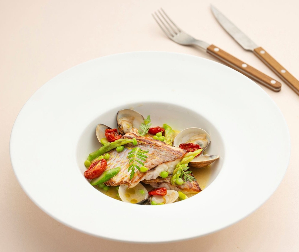海鯛魚 蛤蜊 油封番茄 白酒醬
