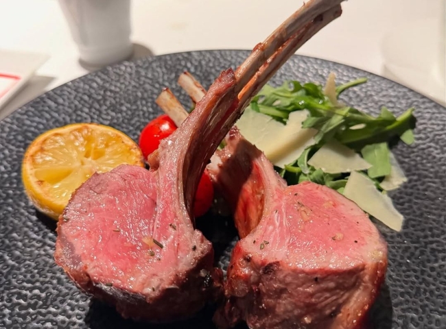 高空景觀優美，很適合慶生或是約會。