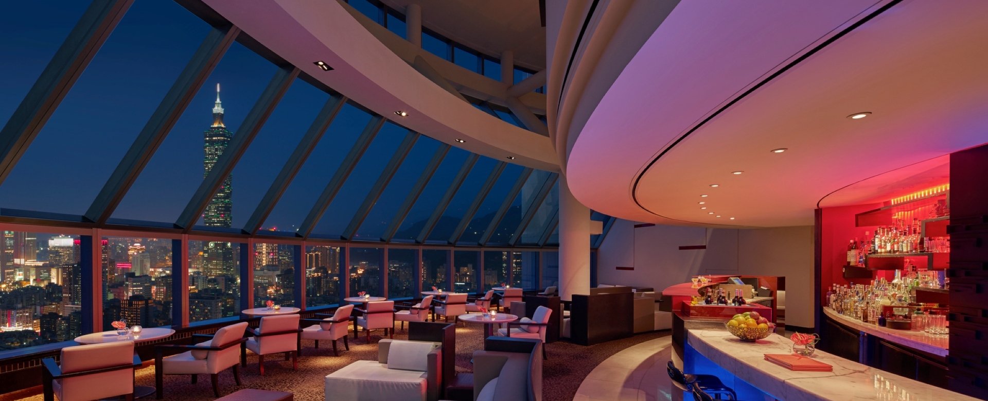 全城夜色盡收眼底