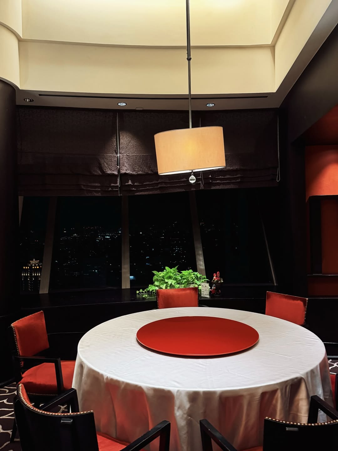 39樓高空的用餐環境，服務非常好，很適合請客宴會